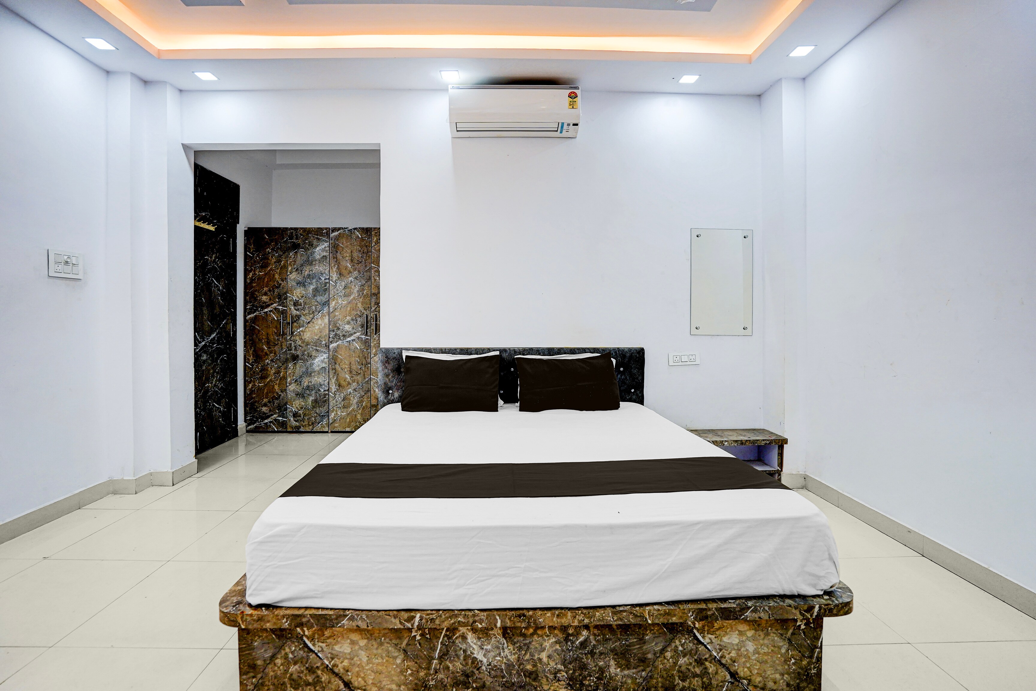 Hotel O Nilkanth Nivas - Tap to explore photos