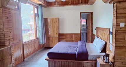 Delight Homestay Room Type - Deluxe Room with Mountain View and Private Balcony