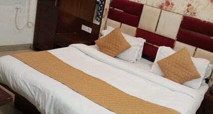 Del Fox at Delhi Airport Room Type - Deluxe Double Room
