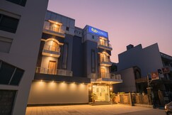 FabHotel Royal Touch - Patel Nagar
