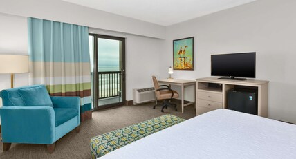 Hampton Inn & Suites by Hilton Carolina Beach Oceanfront Room Type - 1K STD O F W BAL