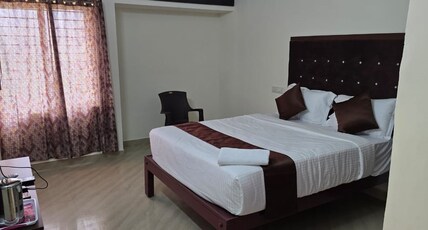 Hotel AMR Residency Room Type - Standard King Bed Room