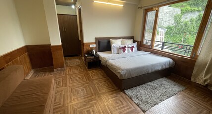 Singh Saab Rooms & Cafe Room Type - Luxury Suite with Balcony