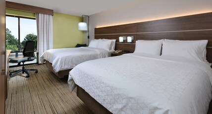 Holiday Inn Express Durham, an IHG Hotel Room Type - 2 Queen Beds Standard Mobil Access Tub
