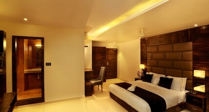 AURA ONE HOTEL Room Type - Aura Executive King Bed with City View
