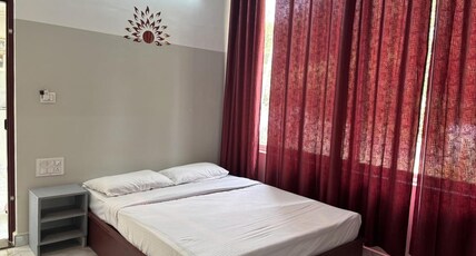 Twinkle Clouds Home Stay Room Type - Double Room