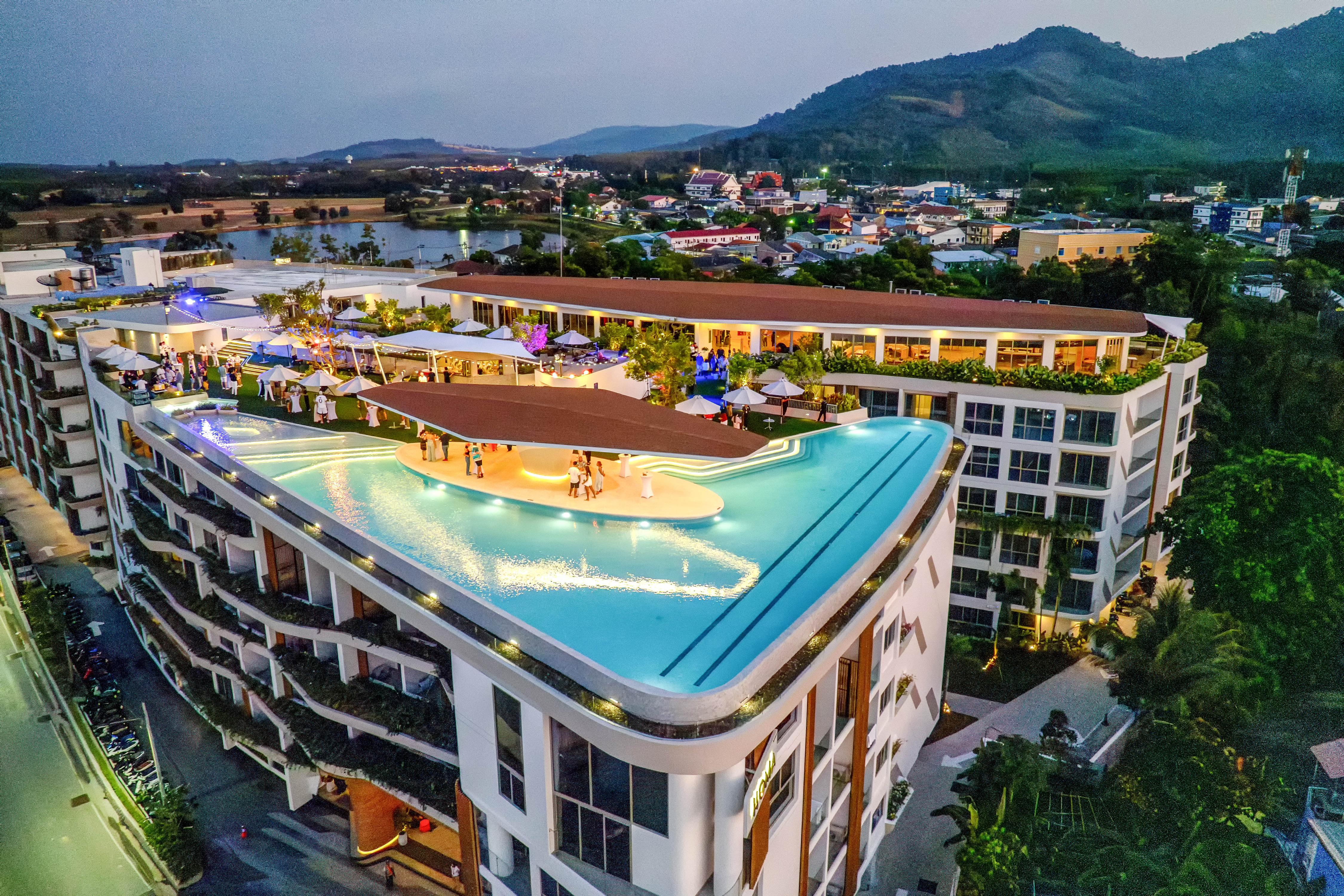HOMA Cherngtalay Phuket - Tap to explore photos