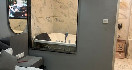 Hotel Shreenath Room Type - Jacuzi Room Hotel Shreenath Room Type - Jacuzi Room