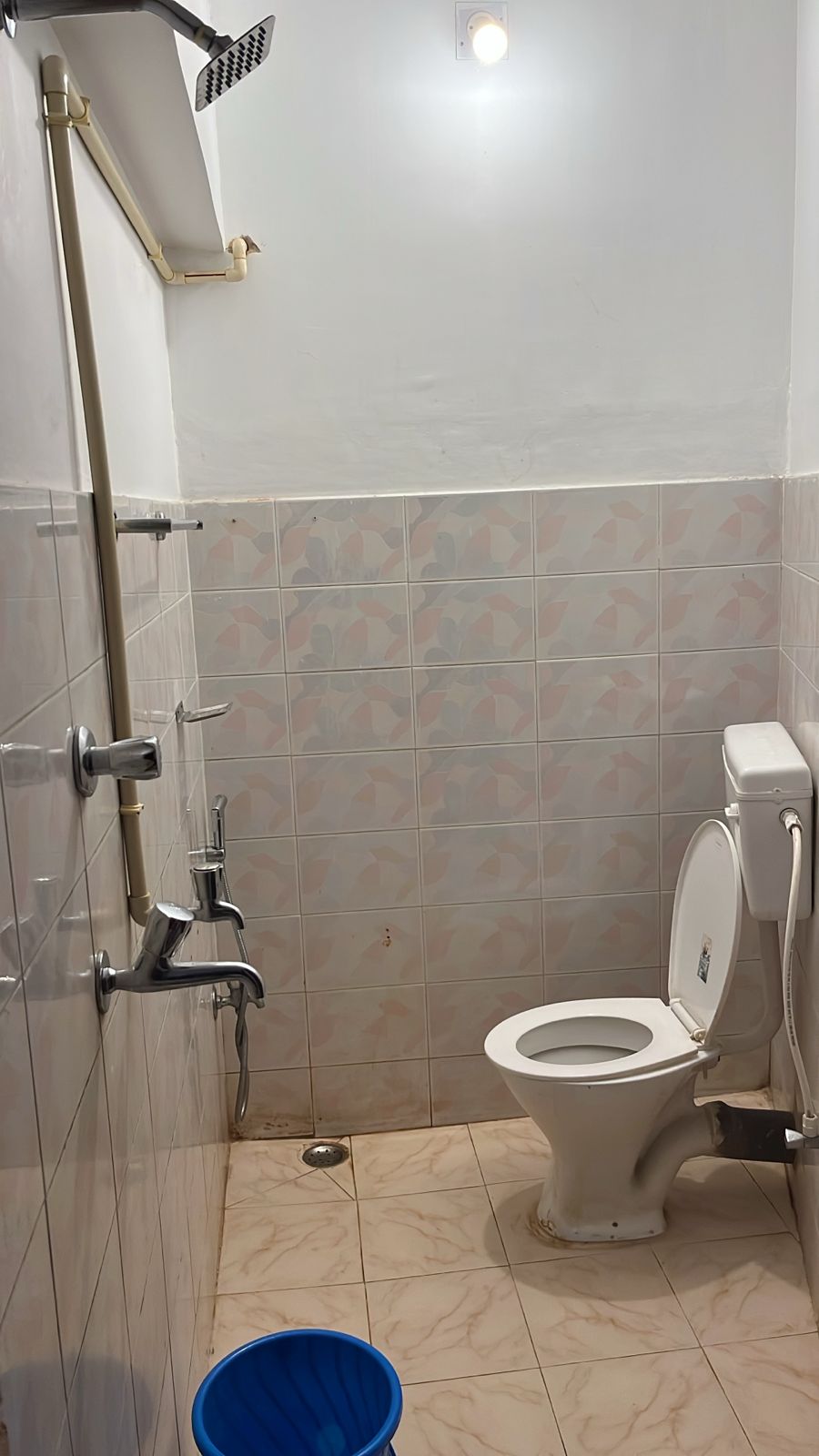 Puri View Guest House - Tap to explore photos
