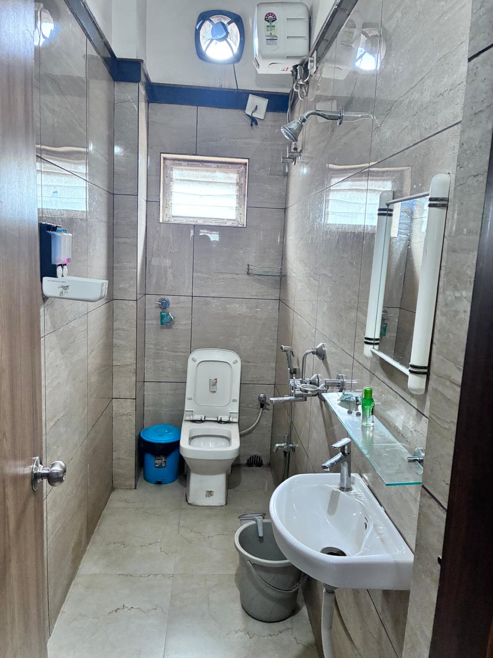 PR Guest House - Tap to explore photos
