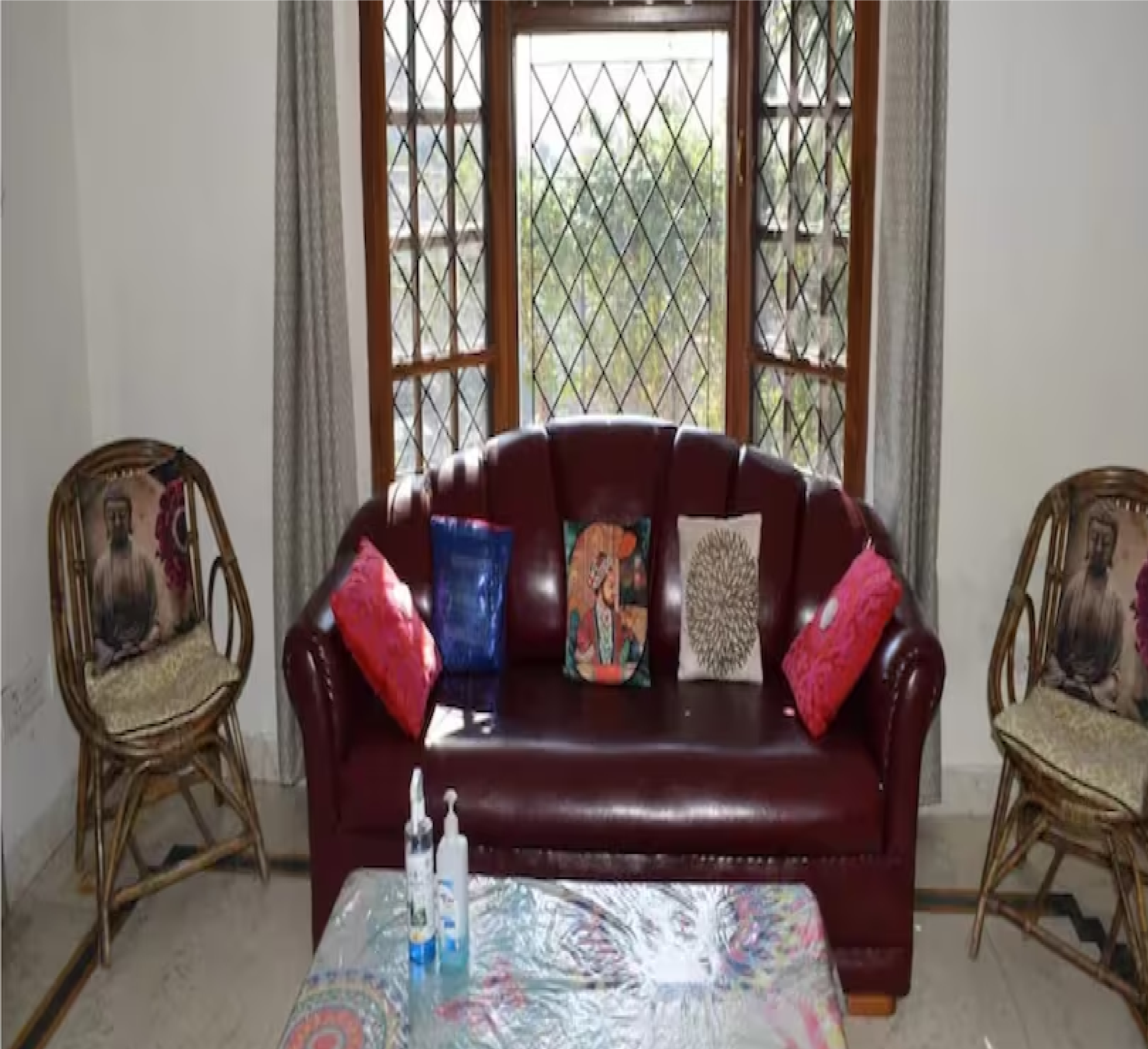 Dew Drop Entire 4 Bedroom Villa, Kasauli - Tap to explore photos