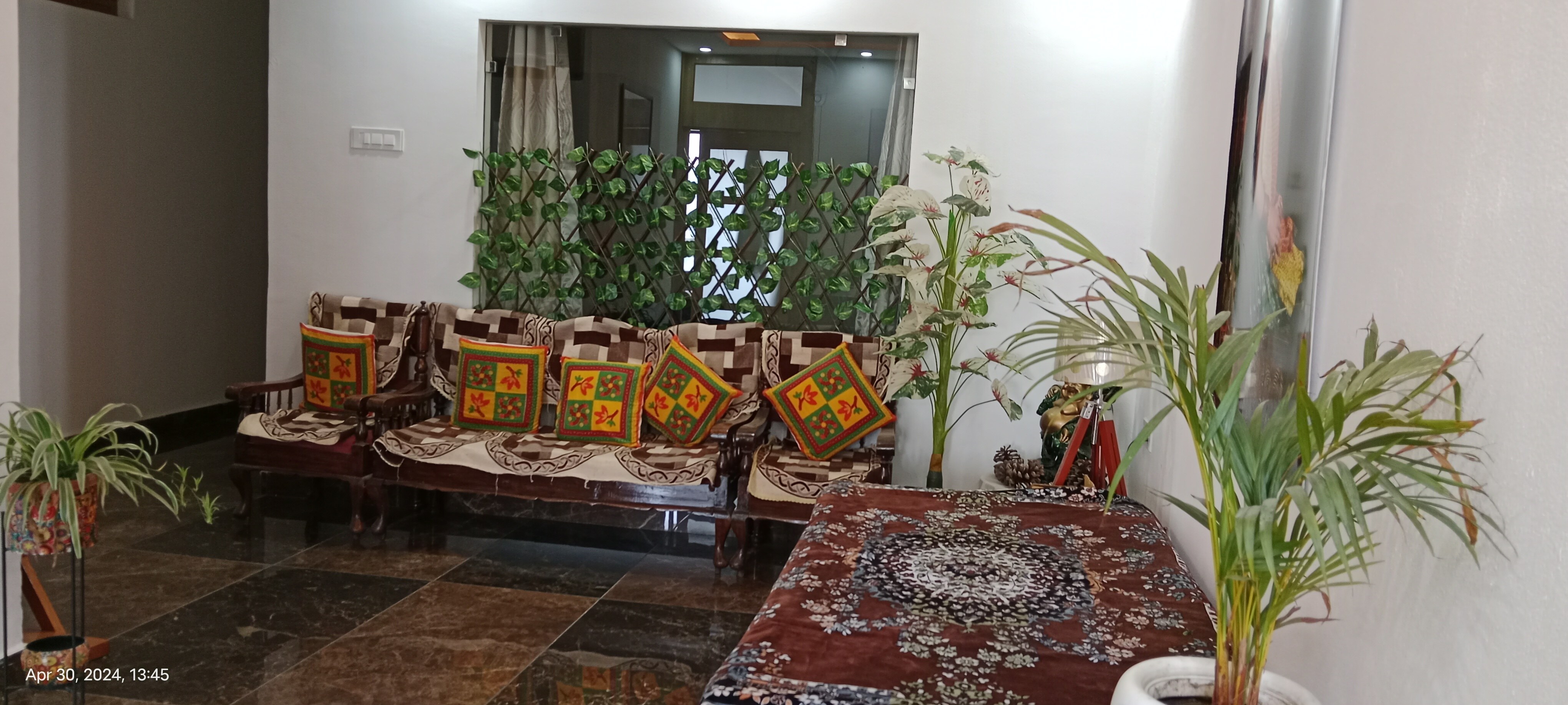 Nij Kashi Home Stay - Tap to explore photos