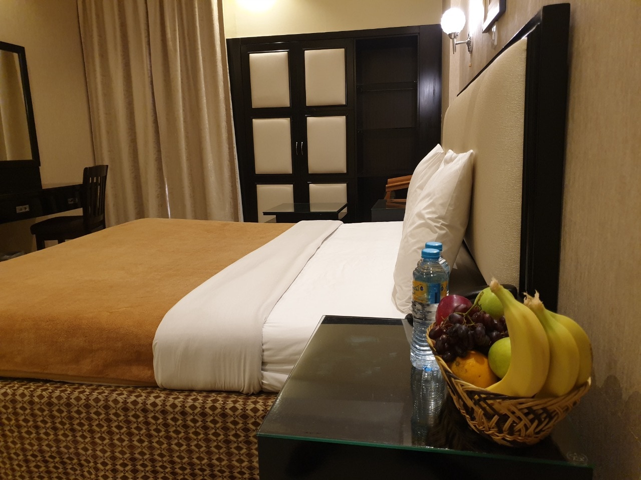 Palm Beach Hotel Bur Dubai - Tap to explore photos