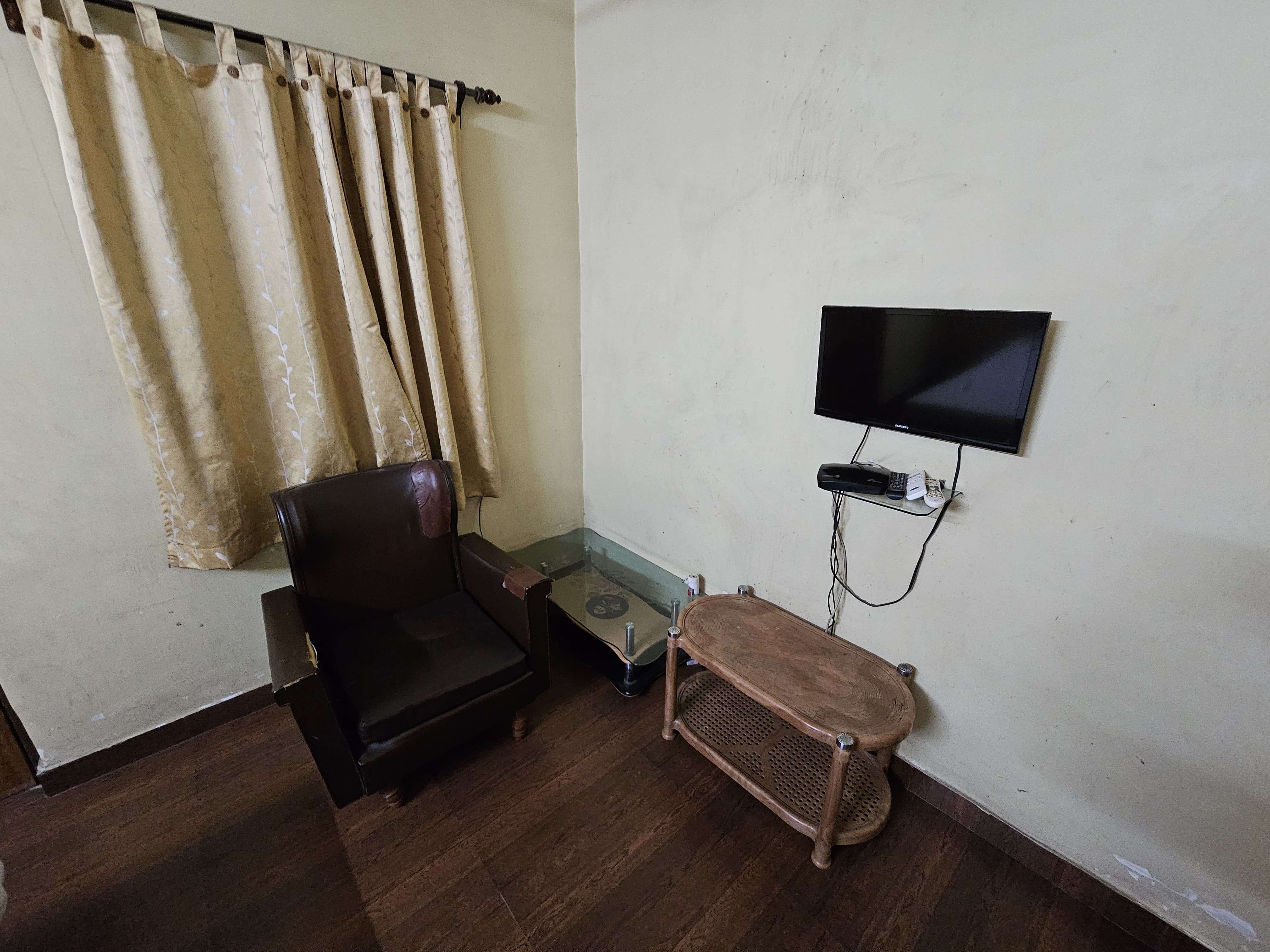 Bose Unique Guest House 2 - Tap to explore photos