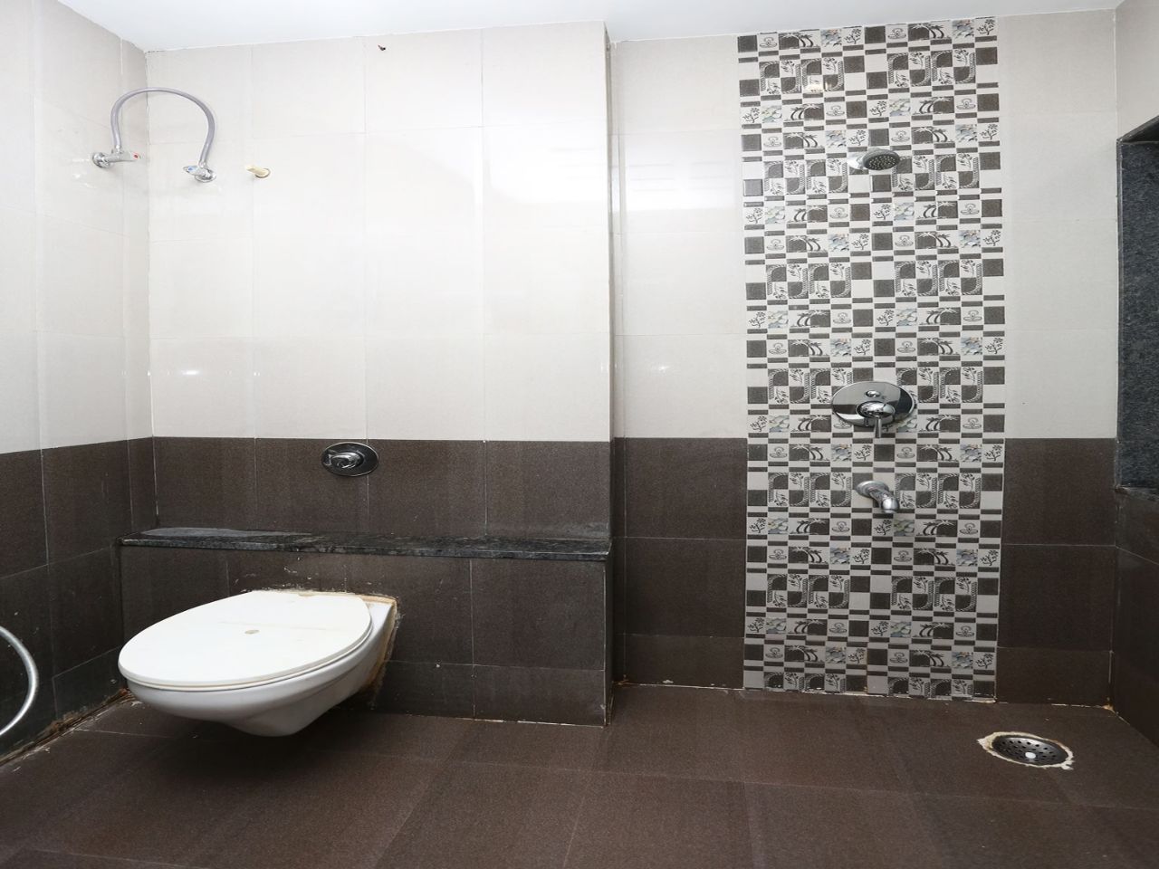 Hotel Memon City Star - Tap to explore photos