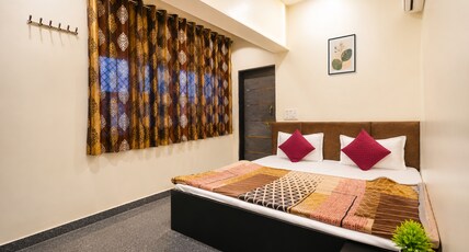 SHRI RADHEY KRISHNA PAYING GUEST HOUSE Room Type - Tirple Bed AC Room