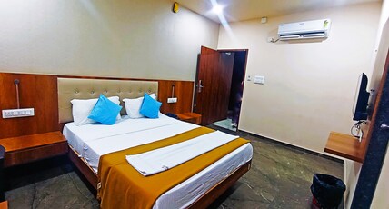 Hotel Sangam Residency Lodge Room Type - Deluxe Double AC