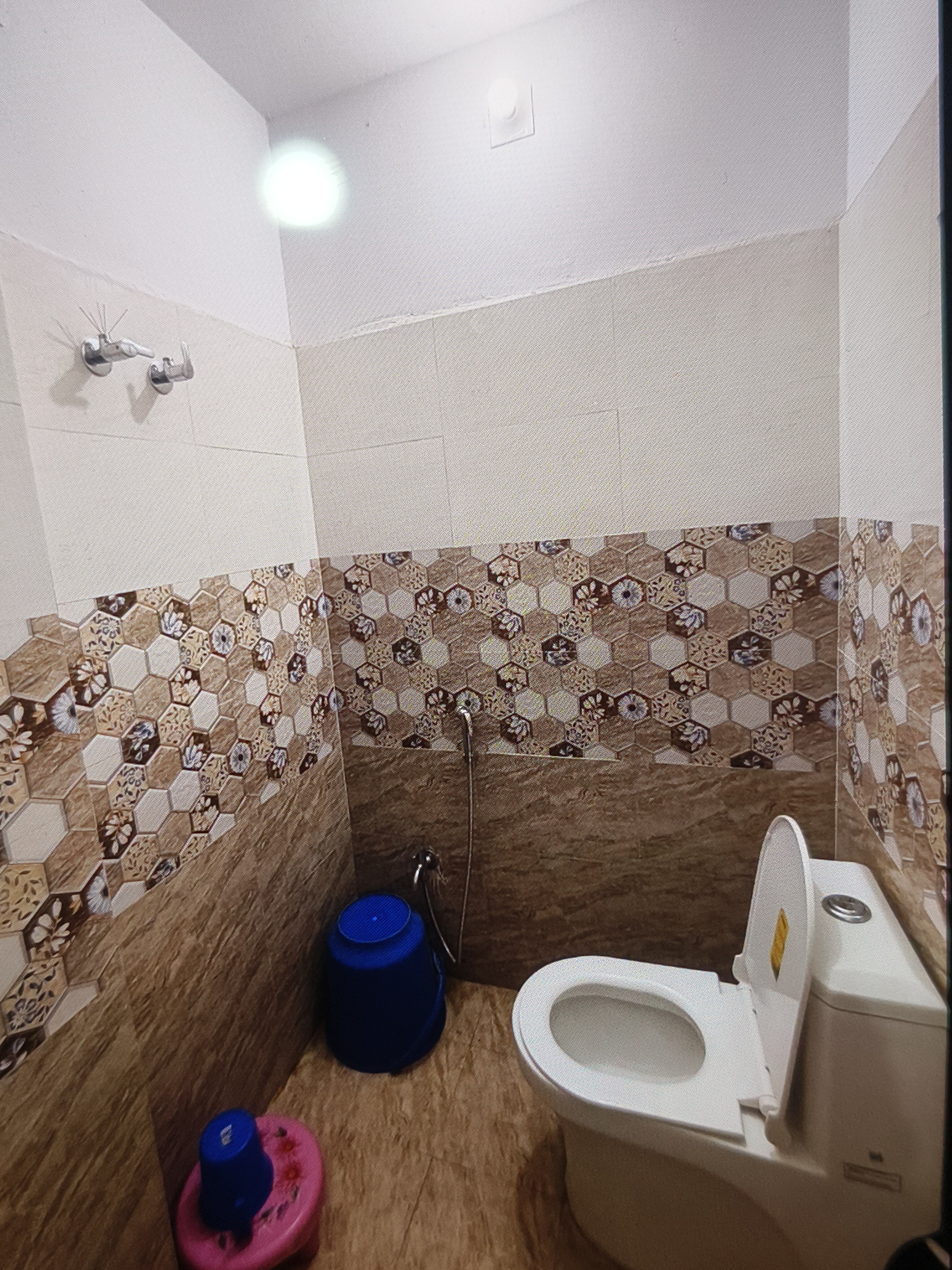Bihari Inn Hotel - Tap to explore photos