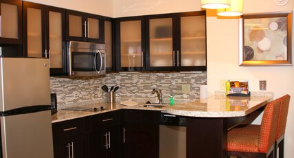 Staybridge Suites Syracuse Liverpool Room Type - 1 Bedroom Suite 2 Double Communications Accessible