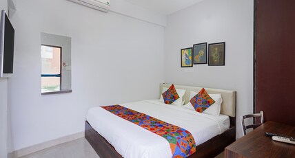 FabHotel Alfaa Inn Room Type - Deluxe Room
