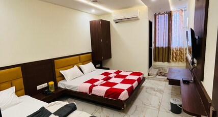 Hotel Prakashamm Room Type - Deluxe Triple Room