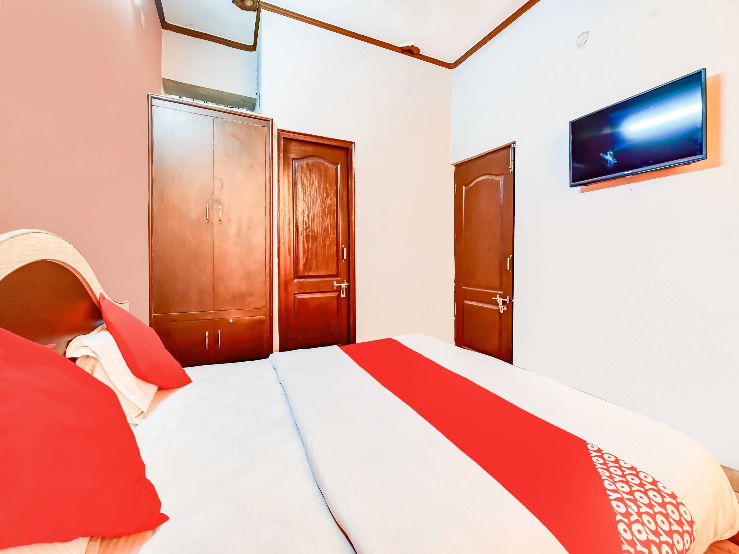 Hotel O Jannat - Tap to explore photos
