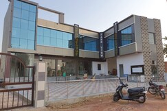 PARK VIEW HOTEL & RESTAURANT