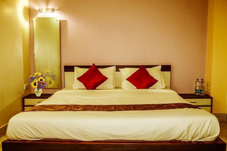 Golden Plaza Guest House - Tap to explore photos