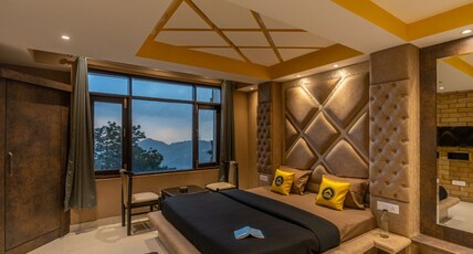 The Hosteller Shimla Room Type - Superior Double Room with Valley View