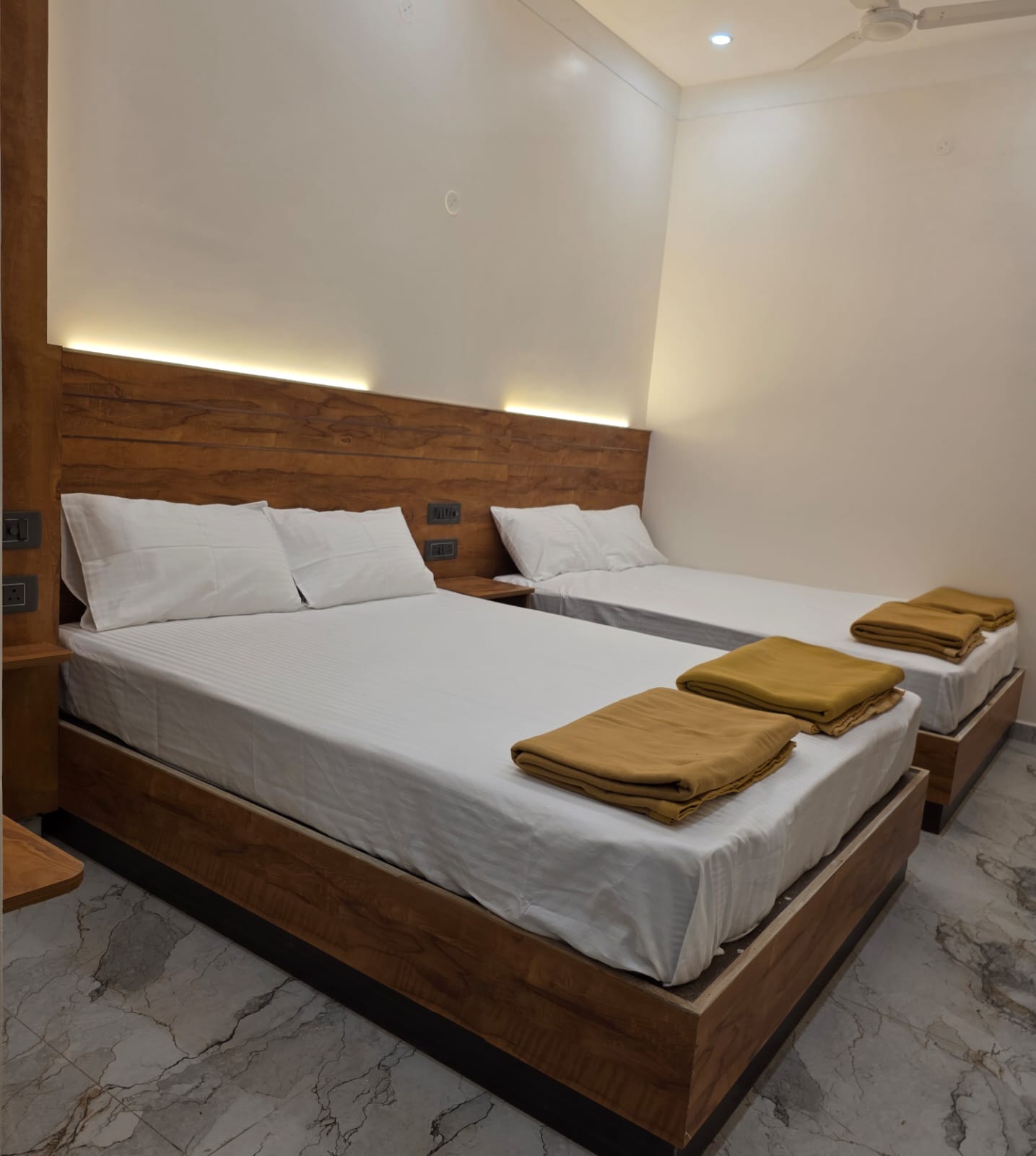 Hotel Ponrayar - Tap to explore photos