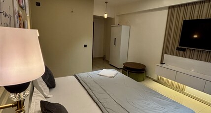 The Warm Canvas in Omaxe Hazratganj Lucknow Room Type - Bedroom