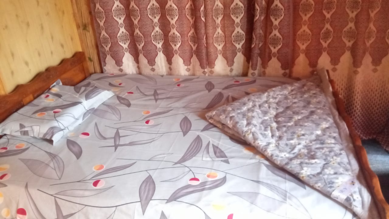 Gilan Cottage - Tap to explore photos