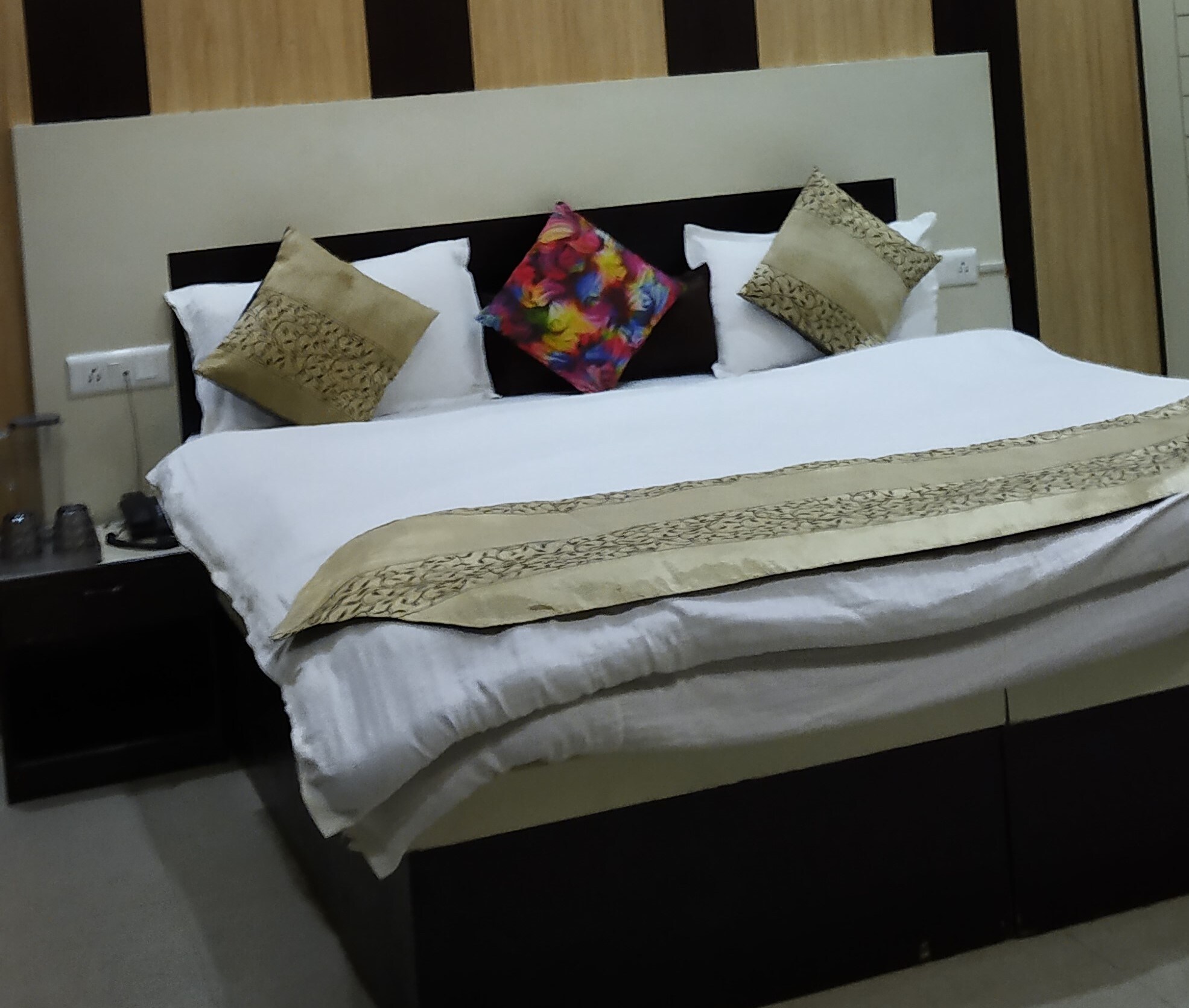 Hotel Kailash Residency - Tap to explore photos