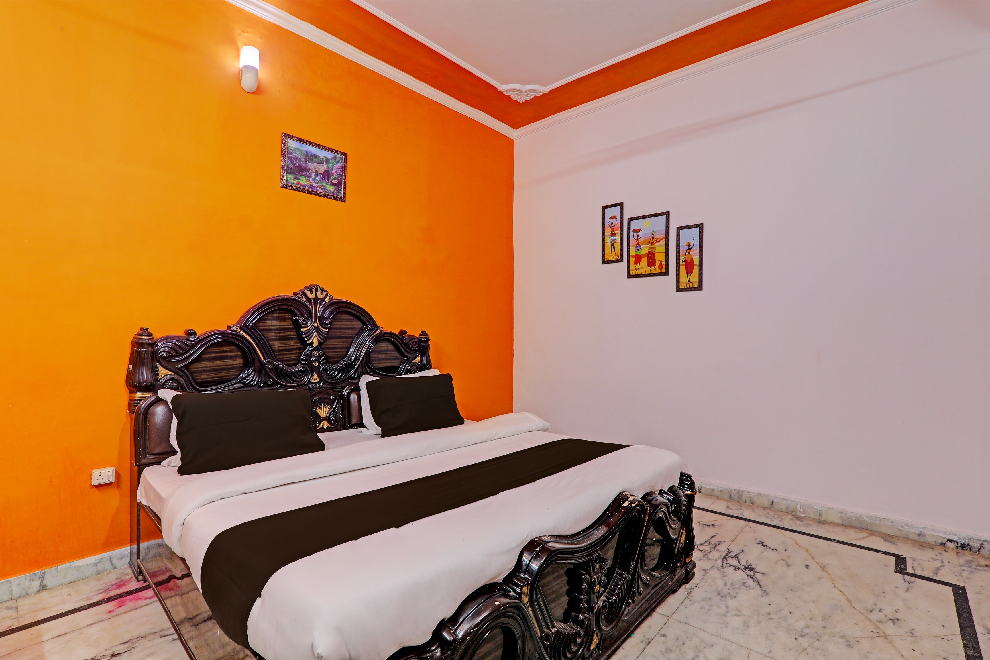 HOTEL O GOLDEN PALACE HOME STAY - Tap to explore photos