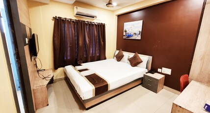 Hotel Saad -1 km from Biswa Banga Mela Prangan Room Type - Deluxe AC Room with Work Desk and Free Wi-Fi