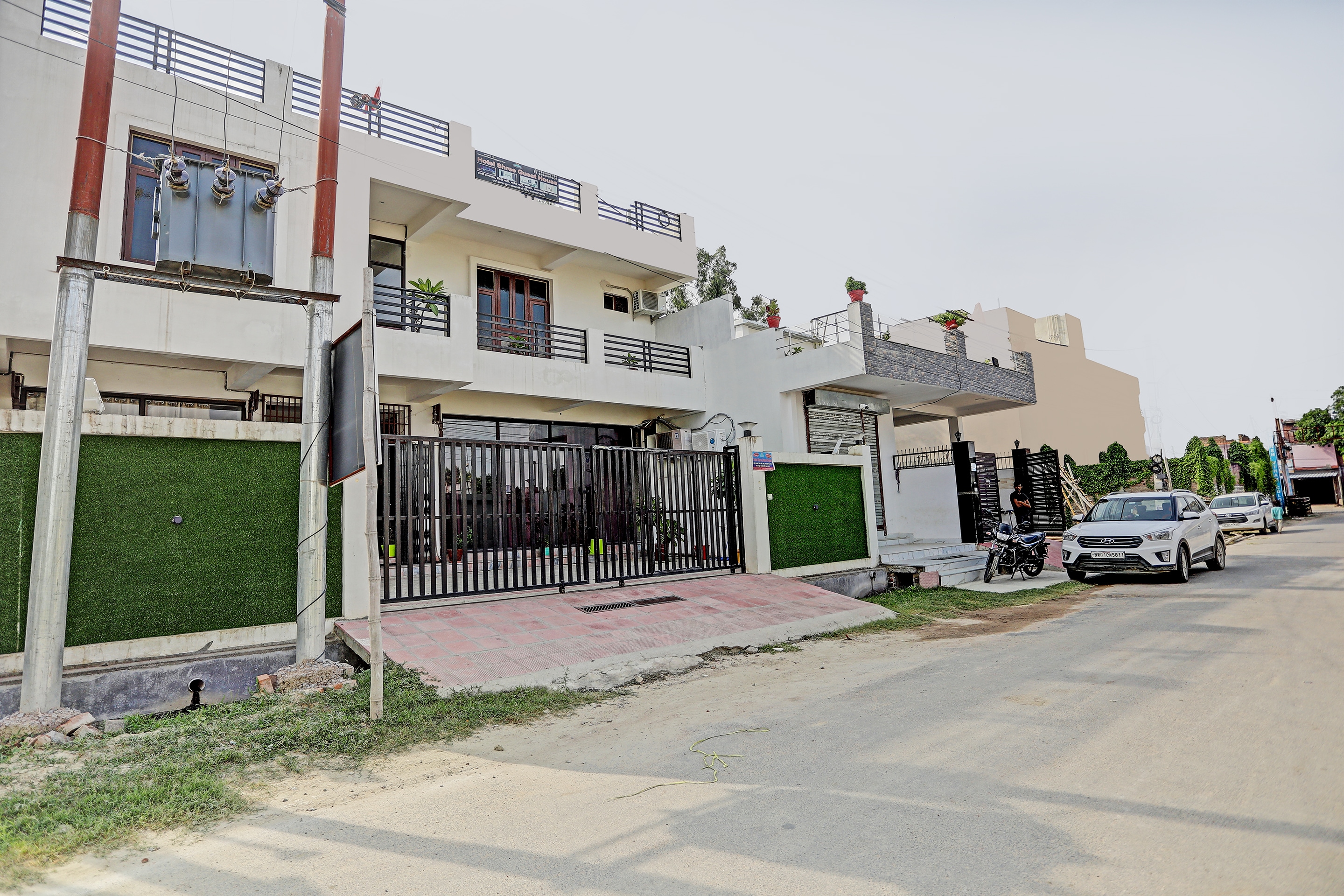 Shree Hotel - Tap to explore photos