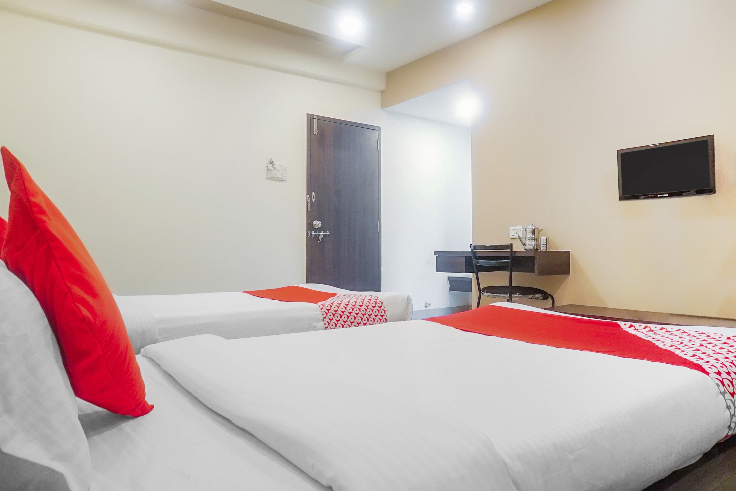 Hotel O Paradise Inn Talegaon Dabhade - Tap to explore photos