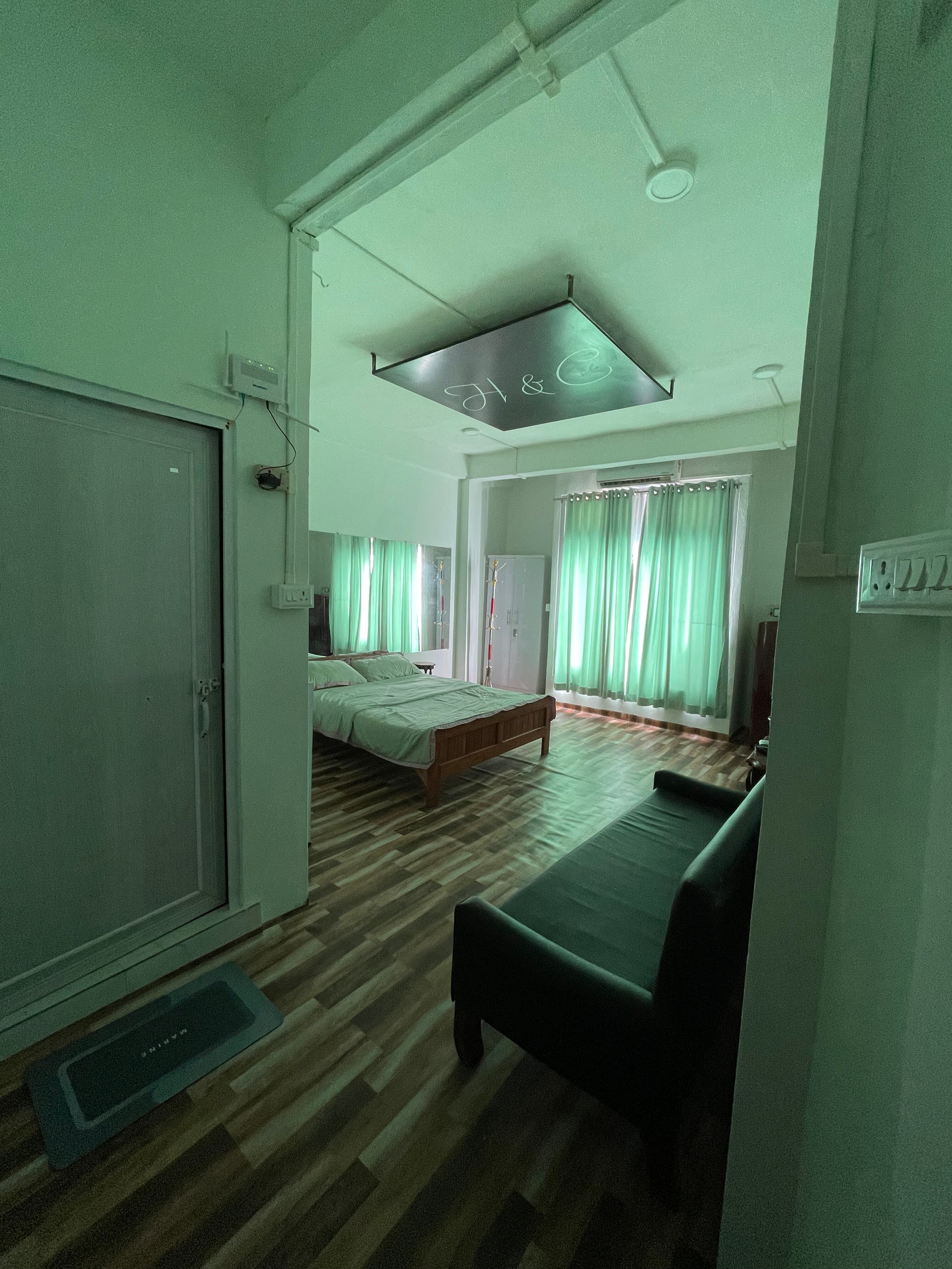 H&C Homestay - Tap to explore photos
