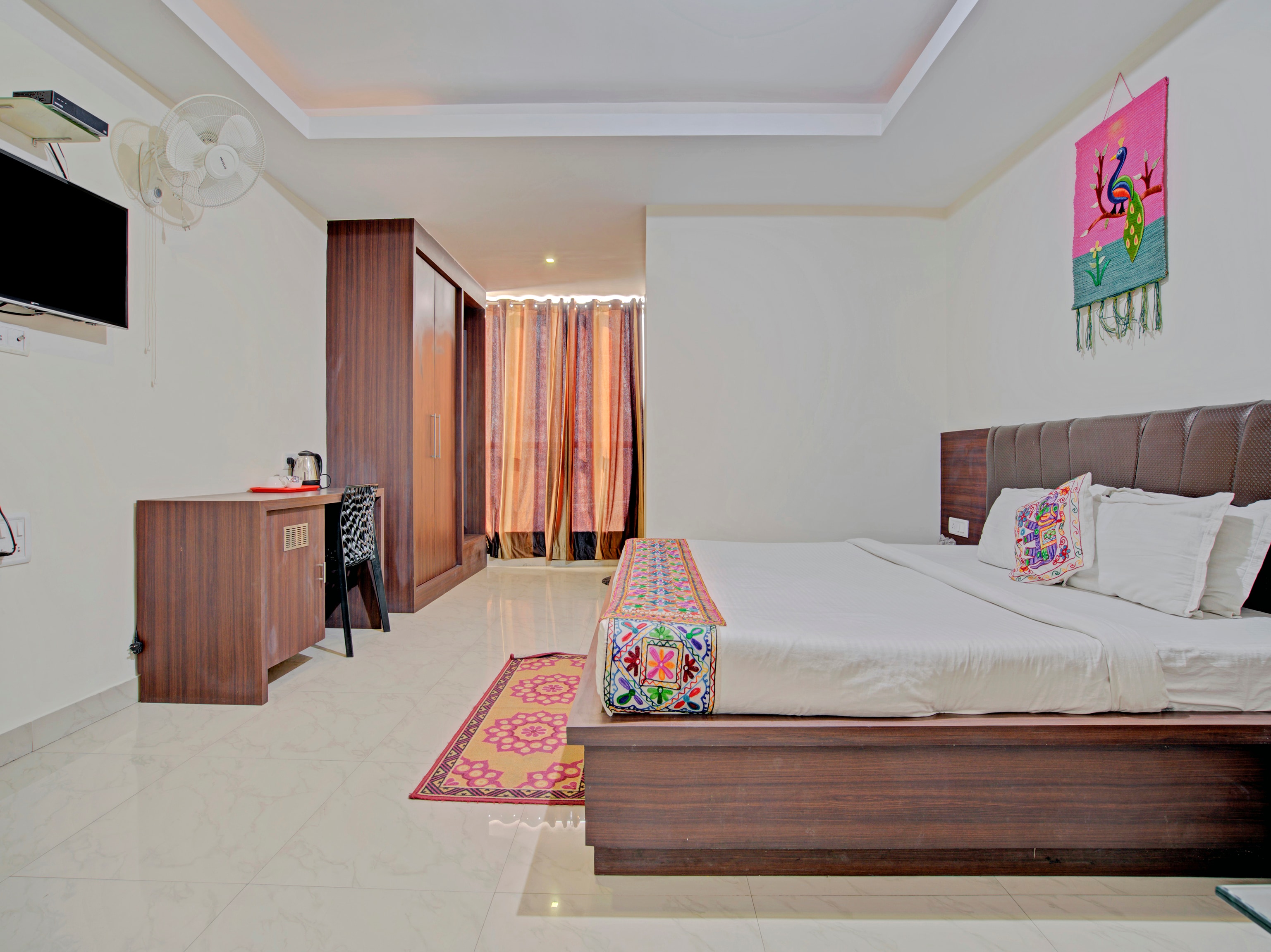 Hotel Beena Inn - Tap to explore photos