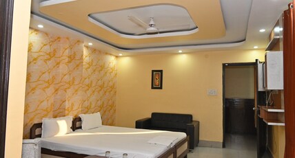 Hotel anamika Room Type - Deluxe ROOM