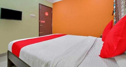 POP 84592B Hotel Prime Bliss Room Type - Deluxe Room