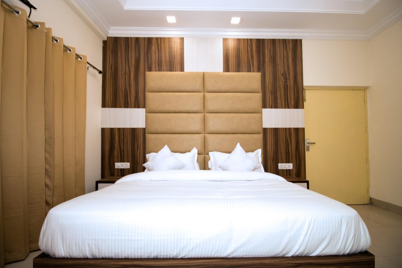 Amritsar Regency Just Opposite Golden Temple Langar Hall Gate - Tap to explore photos