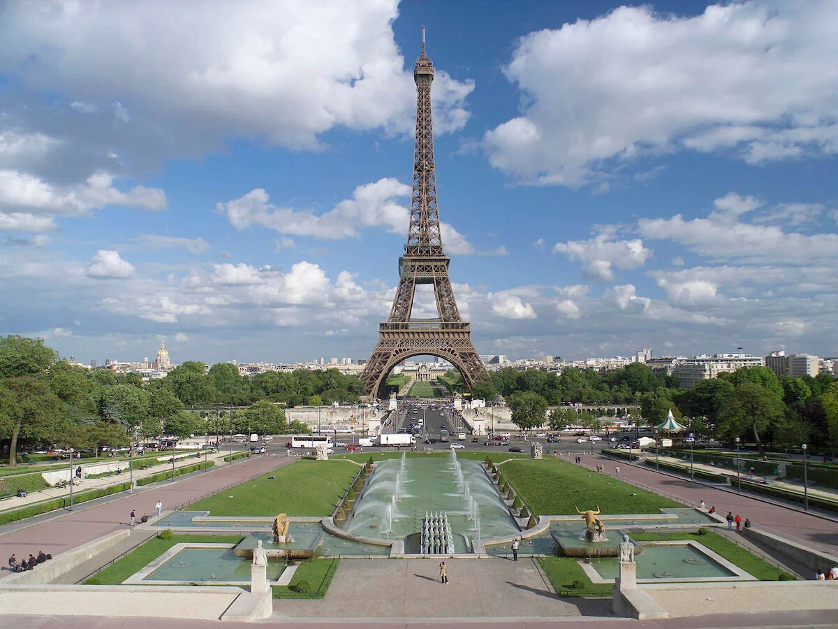 Mercure Paris Tour Eiffel Pont Mirabeau - Tap to explore photos