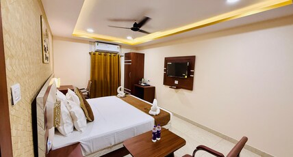 HOTEL GOLDEN CRYSTAL Room Type - Superior Room