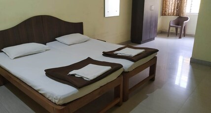ATHASHREE INN Room Type - Standard Double Non AC Room