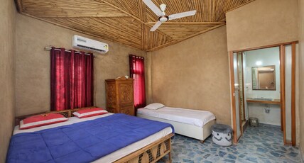 Sai Veda Wellness By YANA Healthcare Room Type - Mud Room (Quad)