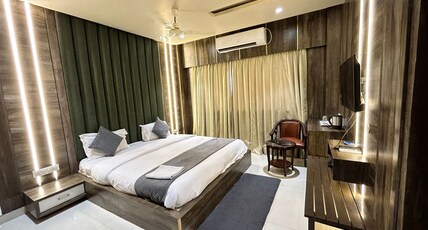 HOTEL ROYAL INN Room Type - Royal Premium Suite