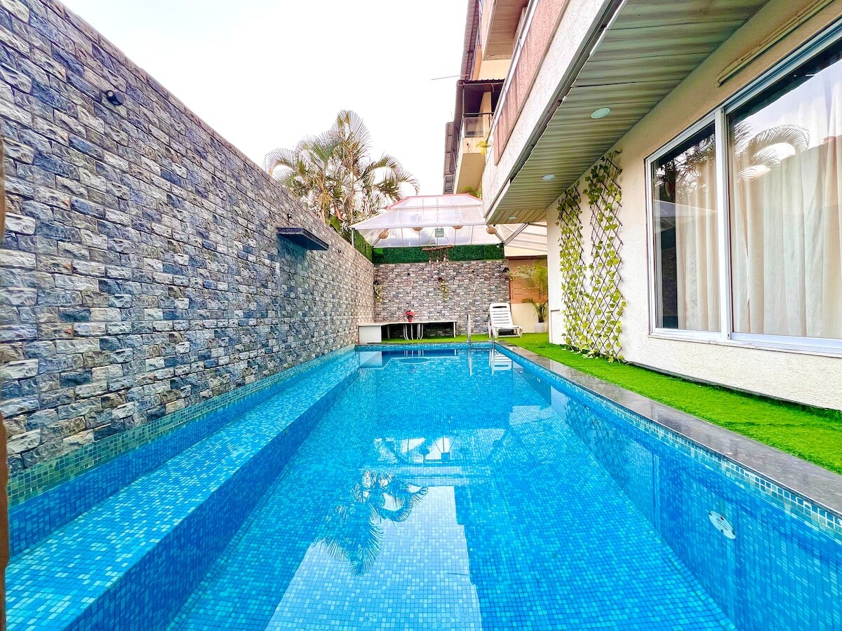 Starbloom 4BHK Pvt Pool Bathtub By Stellar Stays - Tap to explore photos