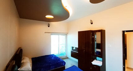 Rose Garden Enclave for Families and Executives Room Type - Deluxe triple room with balcony