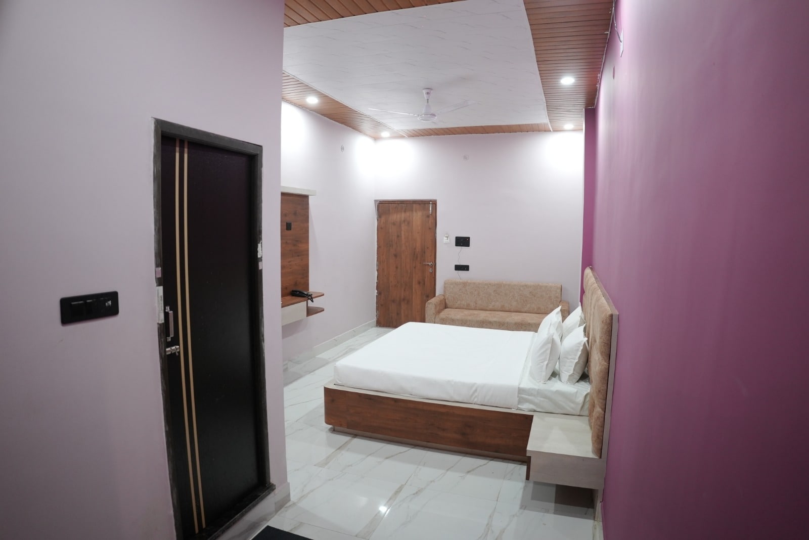 Hotel Asha Palace by Basotel - Tap to explore photos